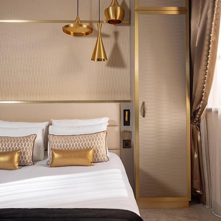 Отель Niepce Paris, Curio Collection By Hilton Экстерьер фото