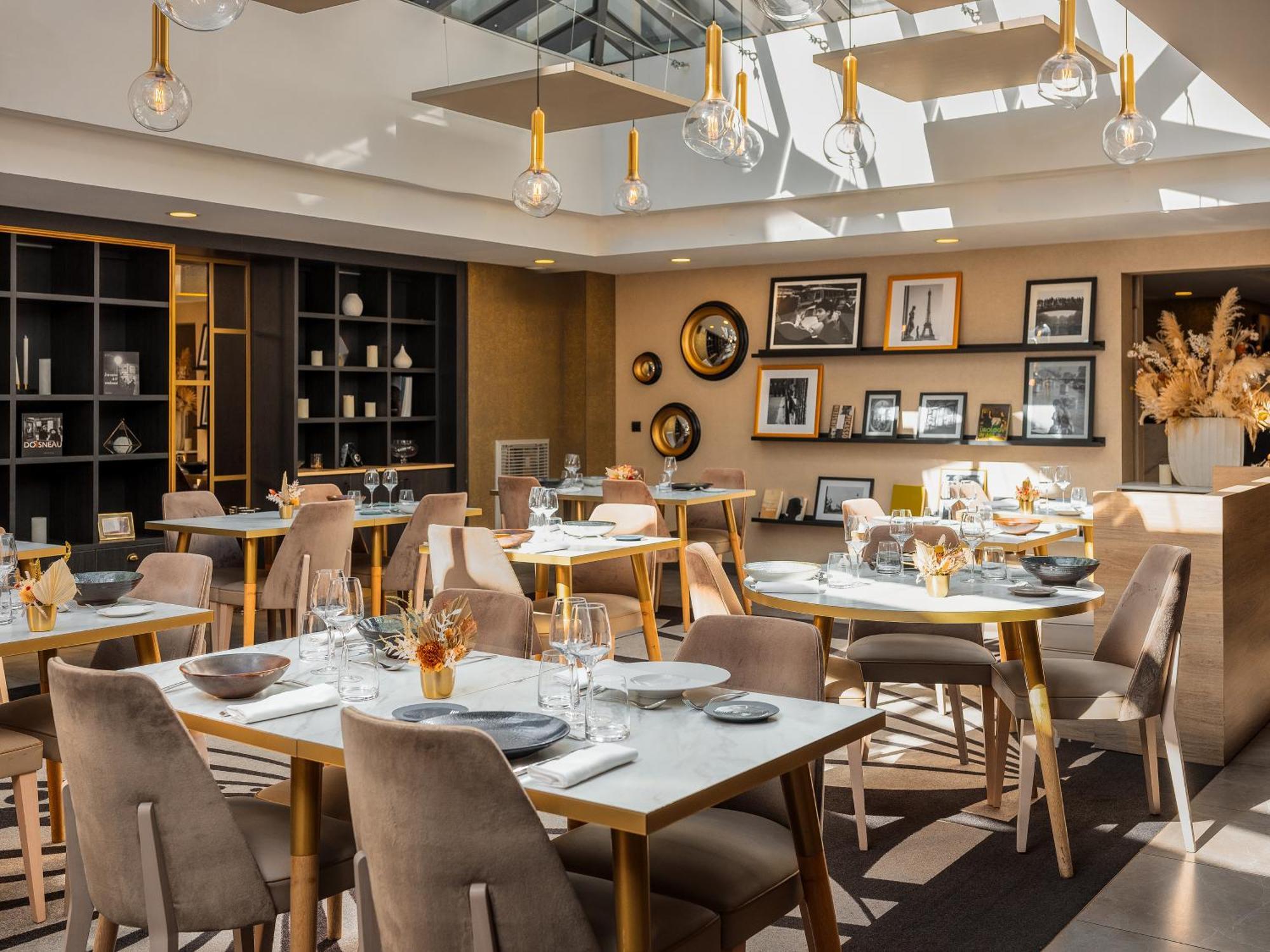 Отель Niepce Paris, Curio Collection By Hilton Экстерьер фото